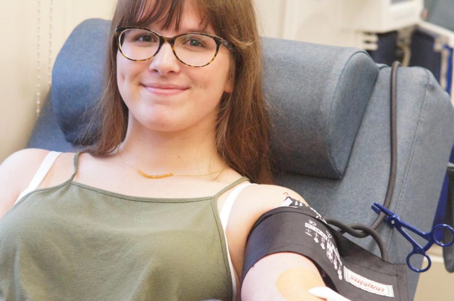 Senior+Laura+Jaques+getting+her+blood+drawn+at+the+Superior+High+School+on+Monday%2C+10%2F8%2F18%2C+for+the+Memorial+Blood+Drive.