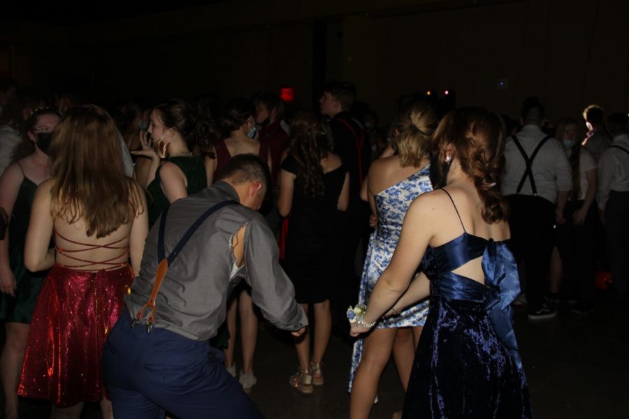 Students dancing during the Cupid Shuffle at Fallball Oct. 16.