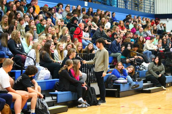 Max Stossel interacts with a crowd member for responses to a question. Sept. 27, 2023.