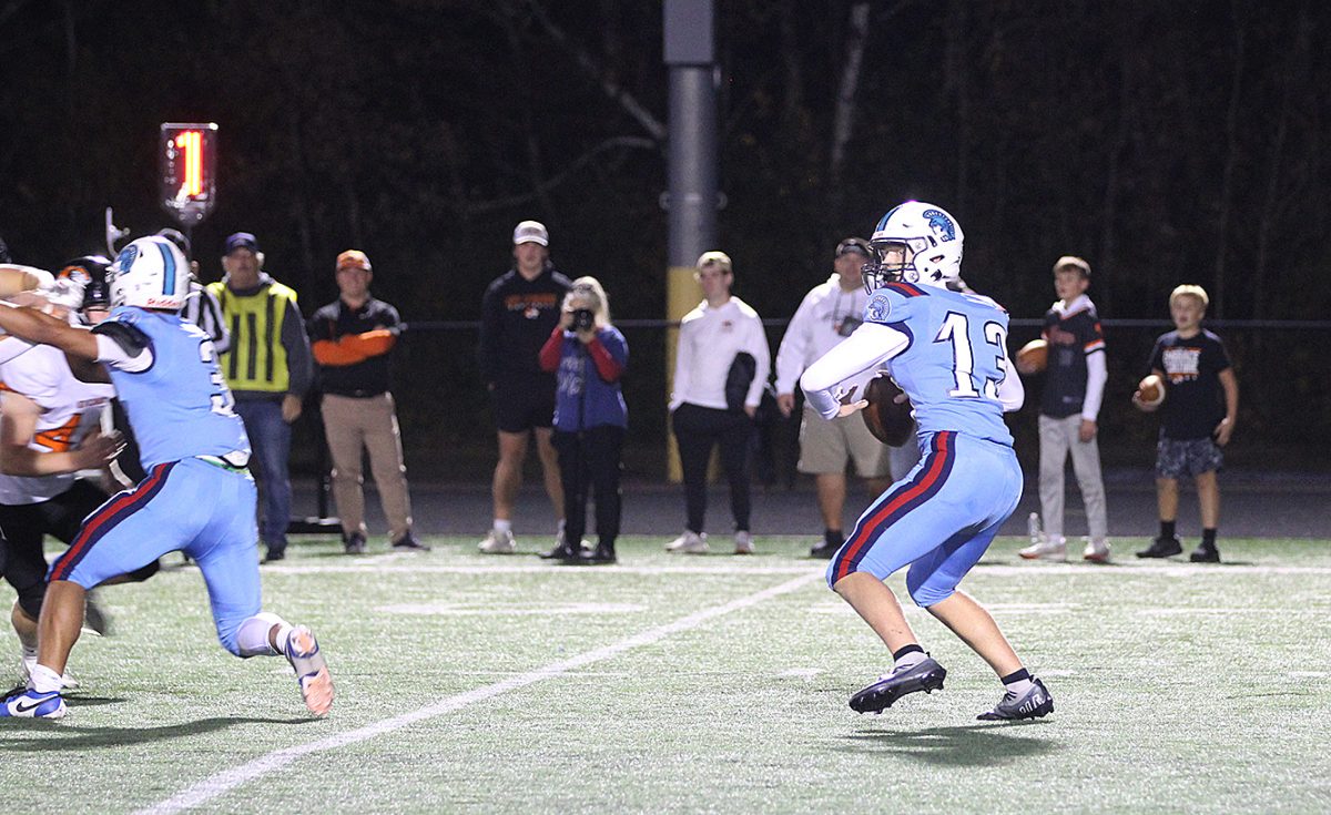 Senior quarterback Tanner Leno prepares to throw the football on Oct. 18, 2024 at the NBC sports complex. 