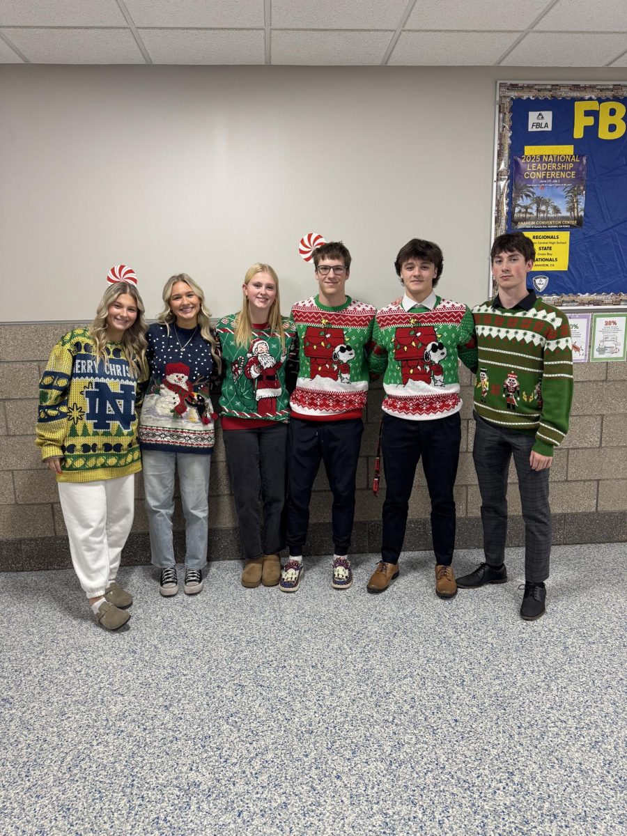 Students dress up for ugly sweater day on Dec.17. This was one of the themes Student Council decided on for the holiday dress up week.
