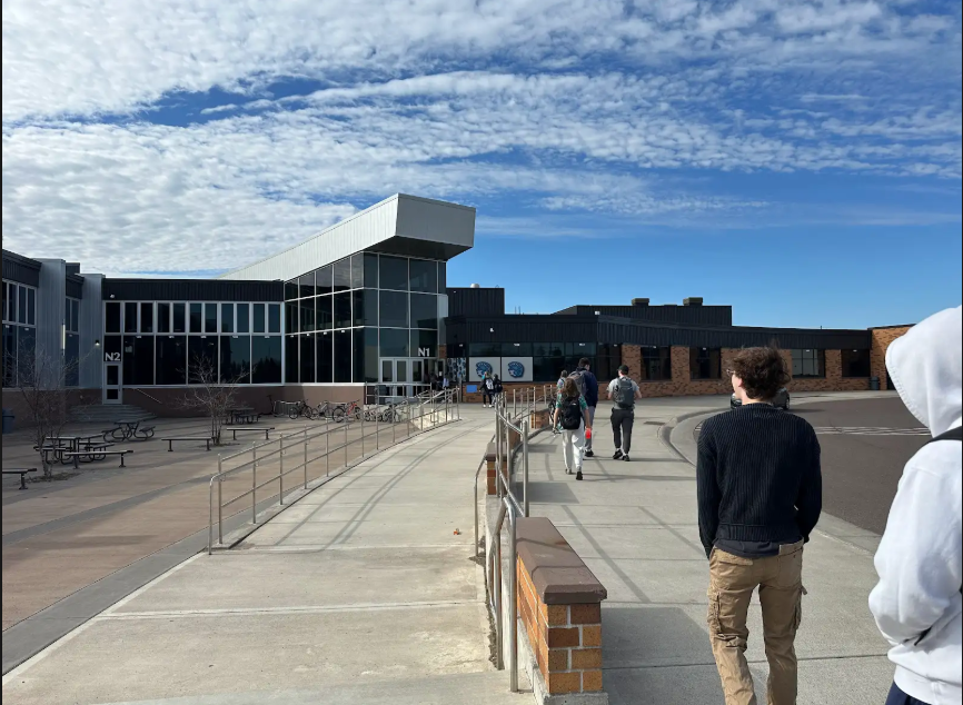Seniors entering the school after late start on May 7, 2025. Seniors that have completed a senior project proposal are able to opt in for either arriving late or leaving the school early.