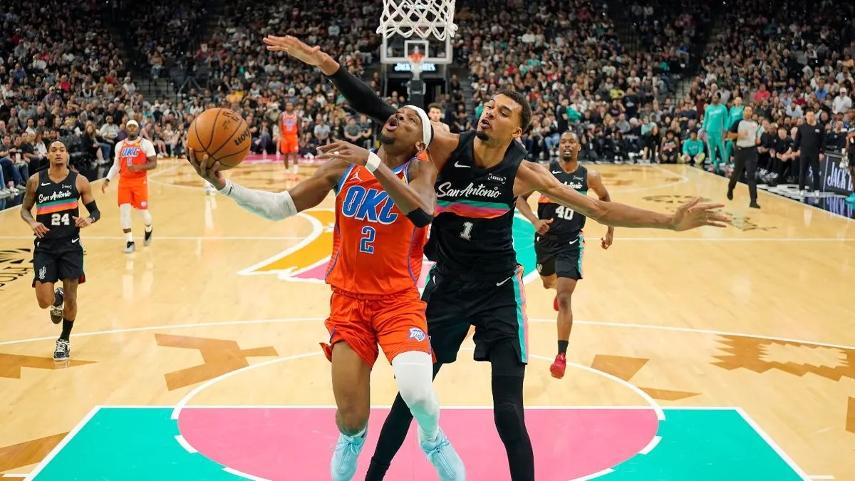 Victor Wenbanyama (Right) Blocking Shai Gilgeous-Alexanders (Left) layup at Frost Bank Center in San Antonio Texas (Scott Wachter/Imagn Images) 